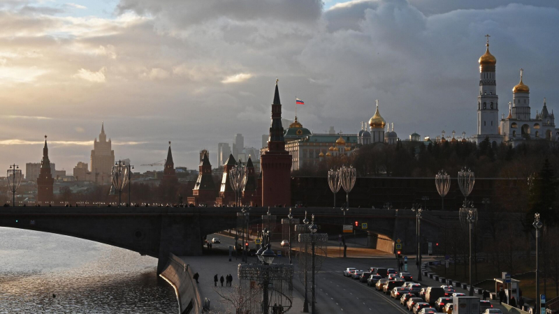 На Украине есть люди, не принимающие идею постоянной войны, заявил Кремль