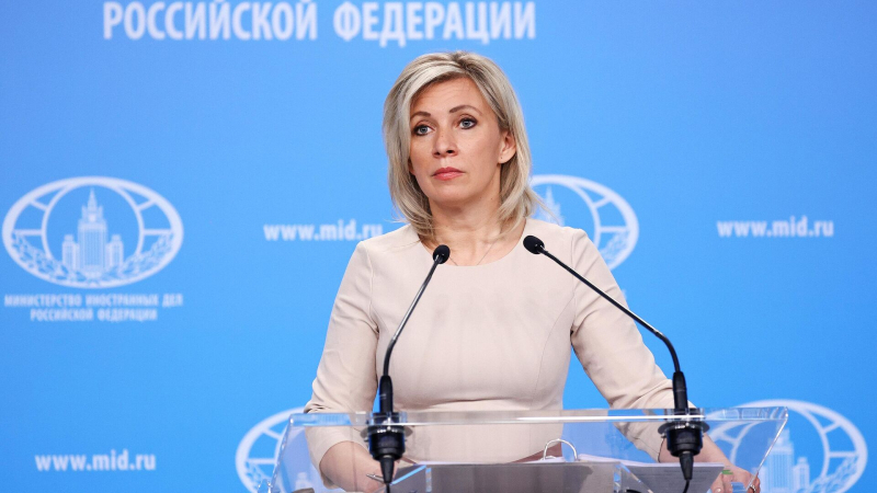 Захарова заявила, что одевается только в отечественное