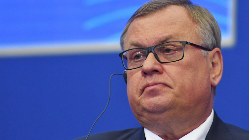 Многие "друзья Путина" видели его только по телевизору, заявил Костин