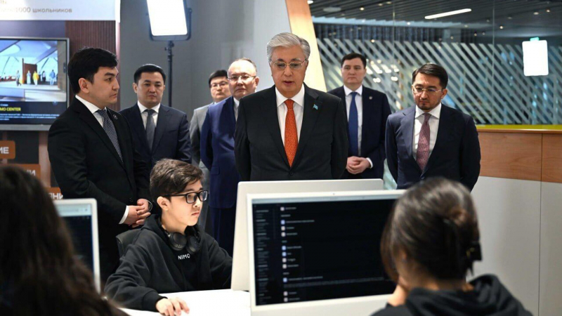 Токаев: довести до каждого жителя Казахстана пользу искусственного интеллекта