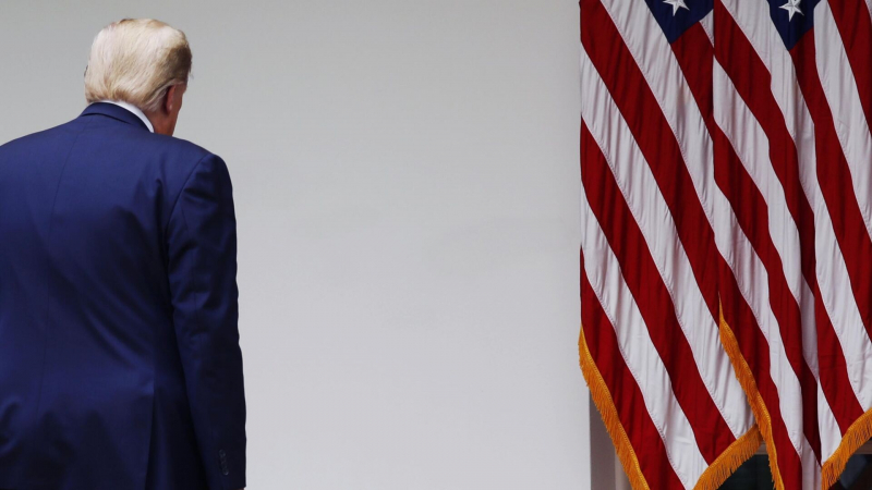 Трампу нужно убедить Украину отказаться от части территорий, заявил Макфол